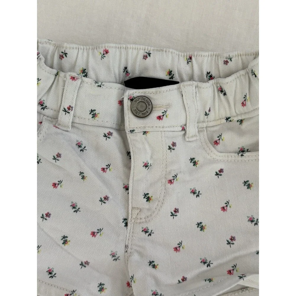 Gap Denim White With Flowers Shorts Size 2T Toddler